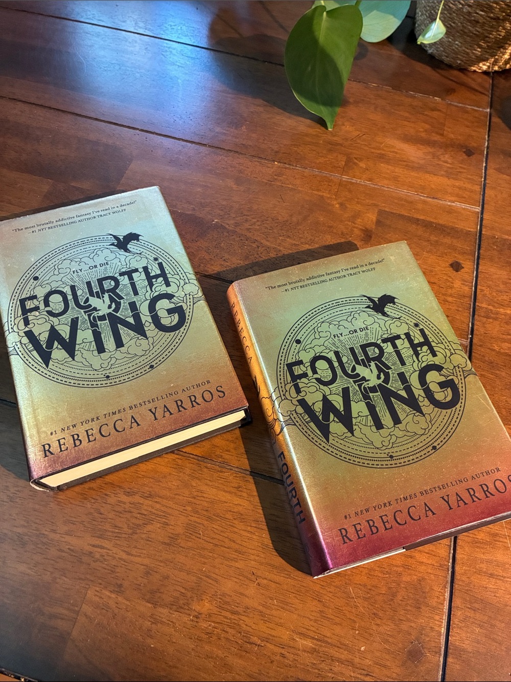 Fourth Wing by Rebecca Yarros hardcover novel (listing is for one book) 📕
